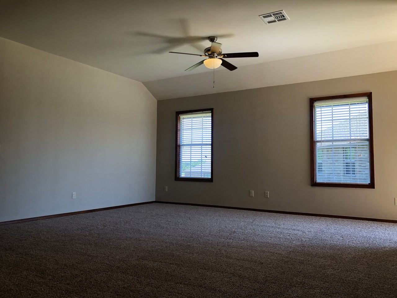 2310 S Teal St - Photo 3 of 35