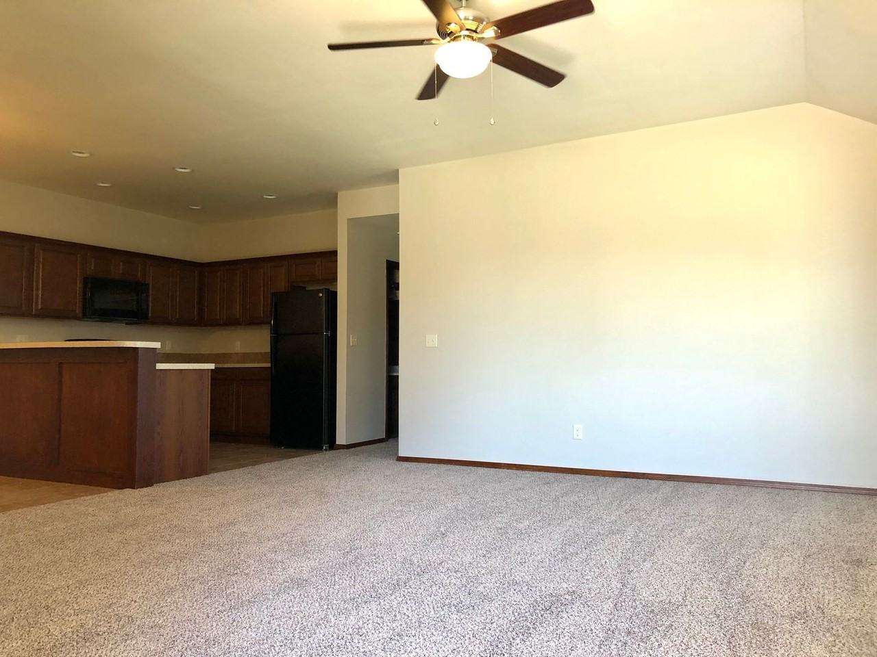 2310 S Teal St - Photo 4 of 35