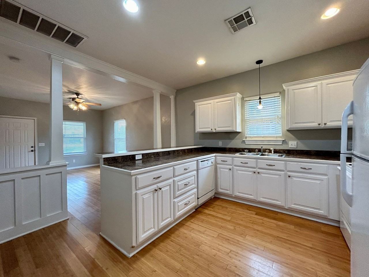 314 W 4th Ave - Photo 7 of 18