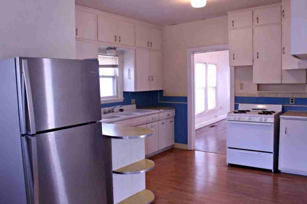 1012 S Duck St - Photo 3 of 15
