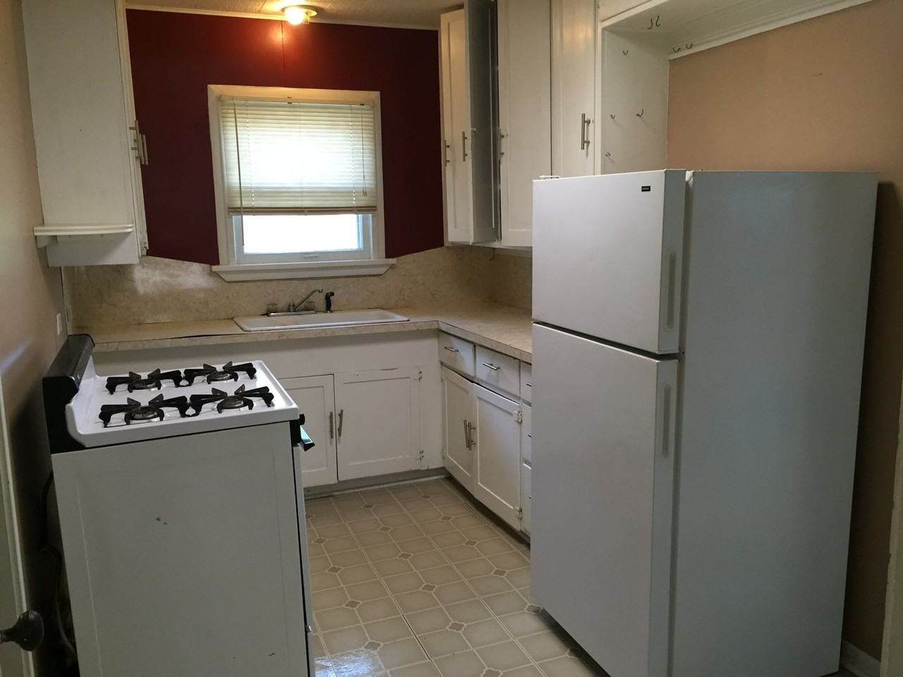 517 S Pine St - Photo 3 of 7