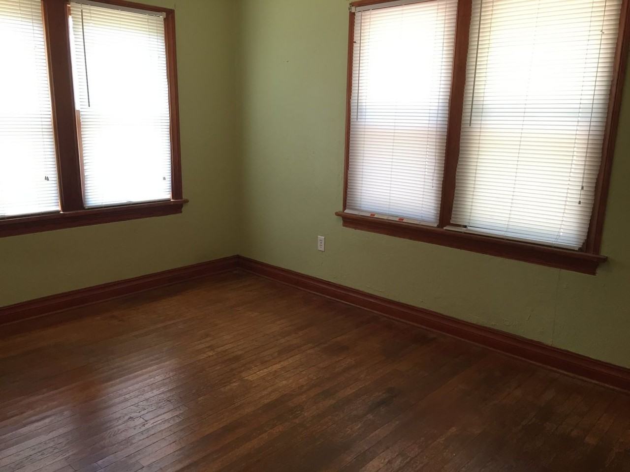 517 S Pine St - Photo 4 of 7