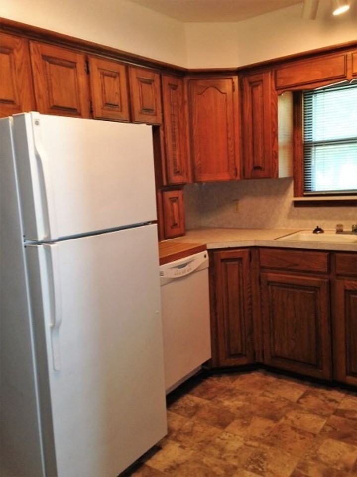 1319 W 8th Ave - Photo 3 of 9