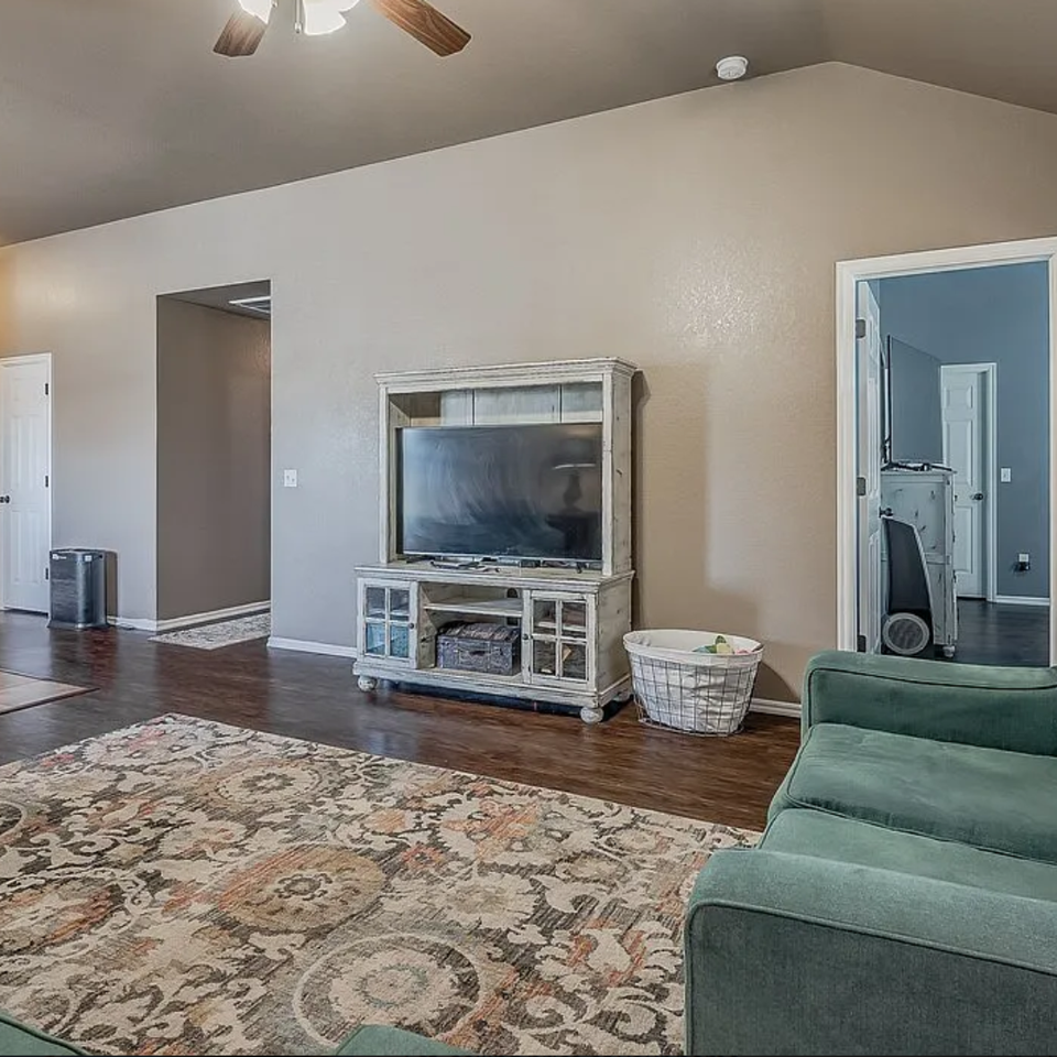 19713 Adagio Ln - Photo 2 of 10
