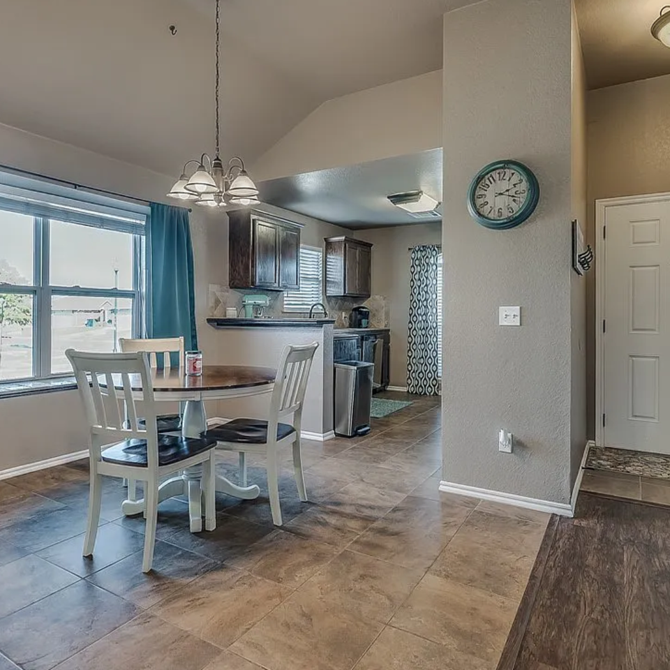 19713 Adagio Ln - Photo 4 of 10