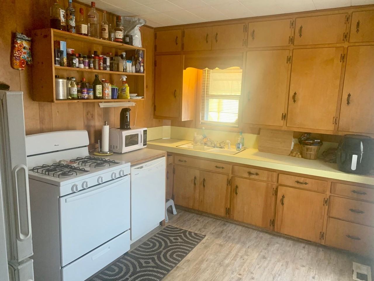 419 S Duncan St - Photo 2 of 13