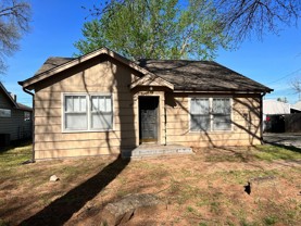808 S Gray St - Photo 1 of 1