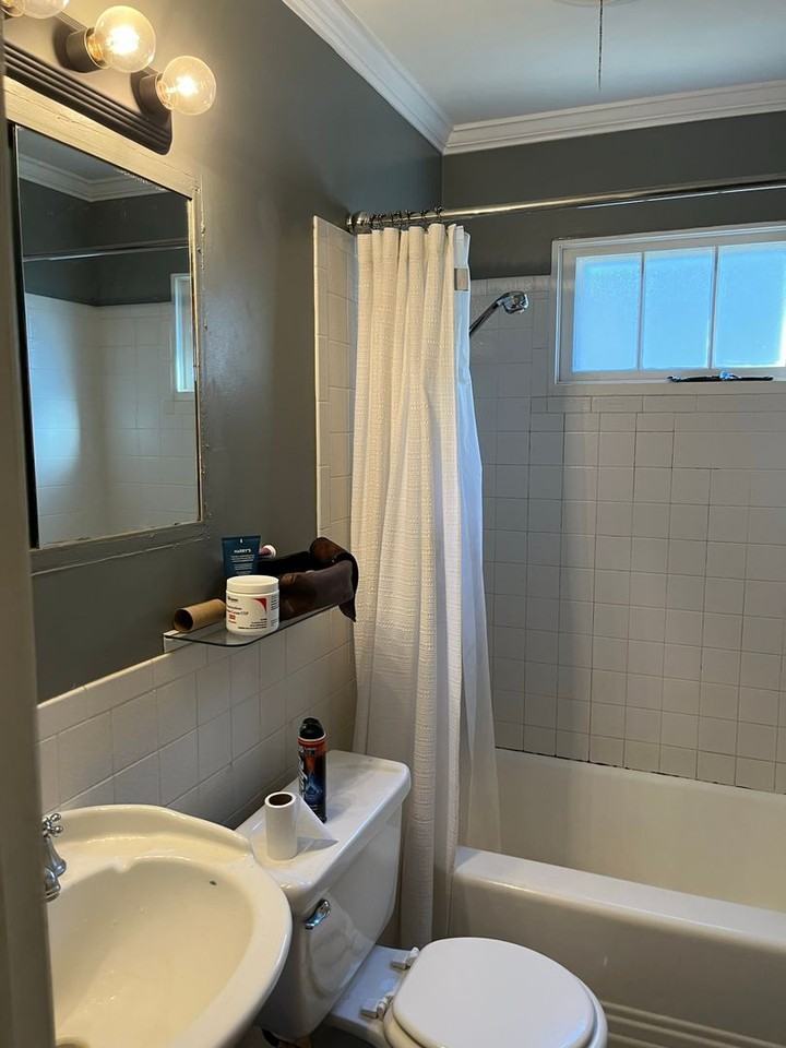 808 S Gray St - Photo 3 of 19