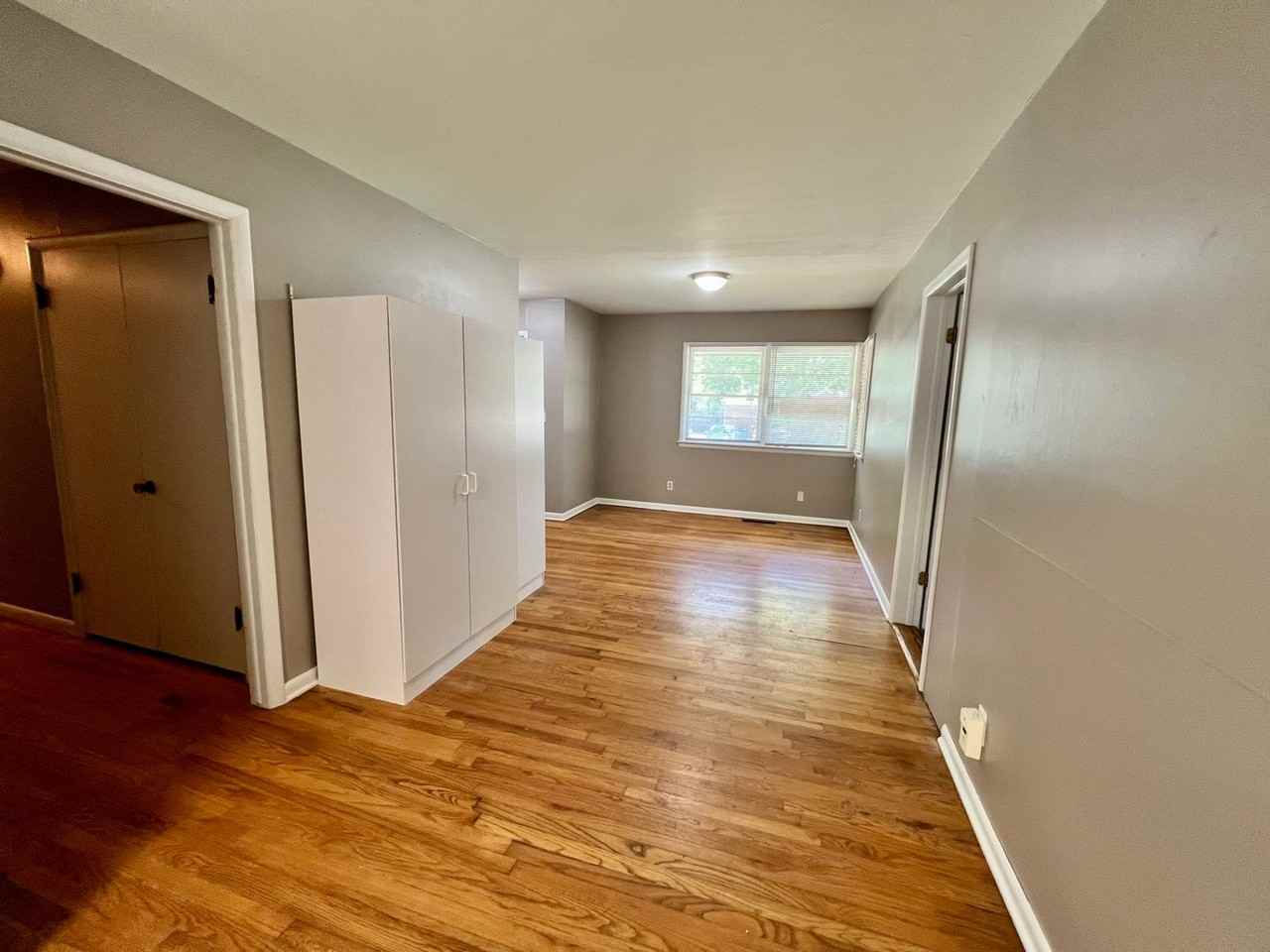 824 W Brooke Ave - Photo 2 of 14
