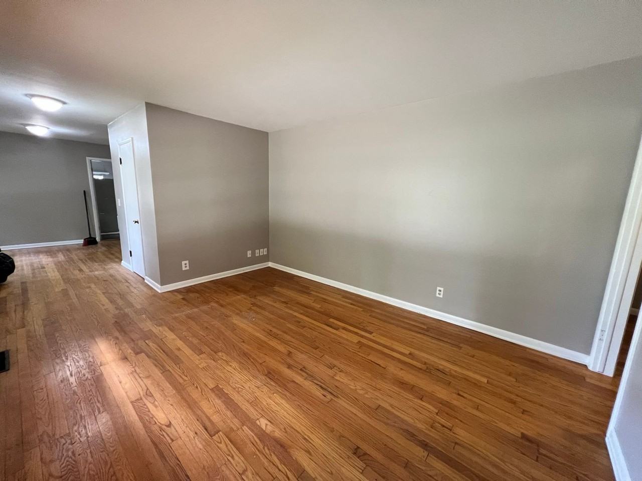 824 W Brooke Ave - Photo 3 of 14