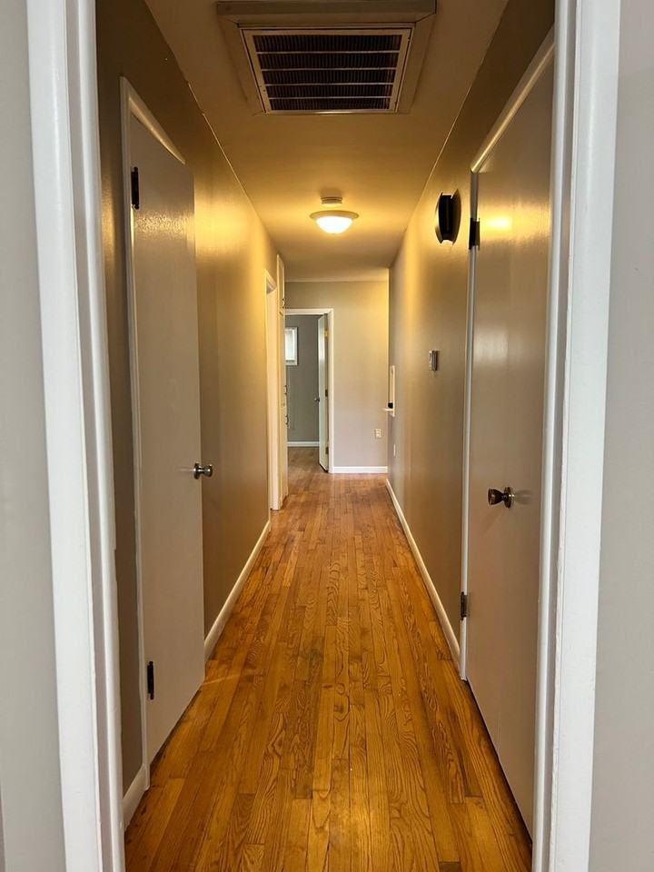 824 W Brooke Ave - Photo 5 of 14