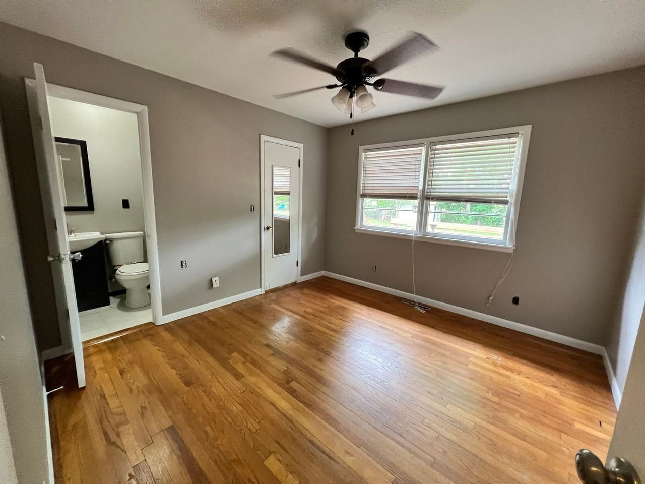 824 W Brooke Ave - Photo 7 of 14