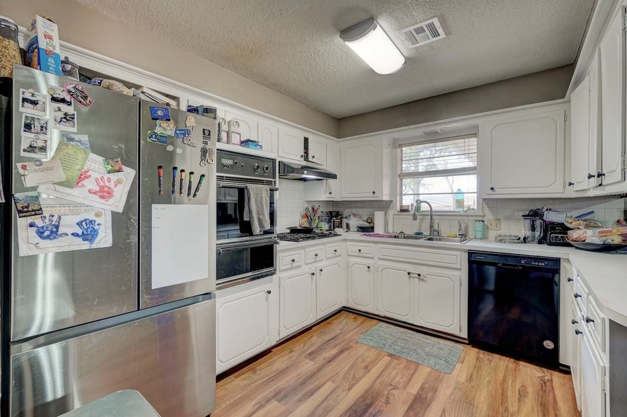 1402 N Skyline St - Photo 5 of 17