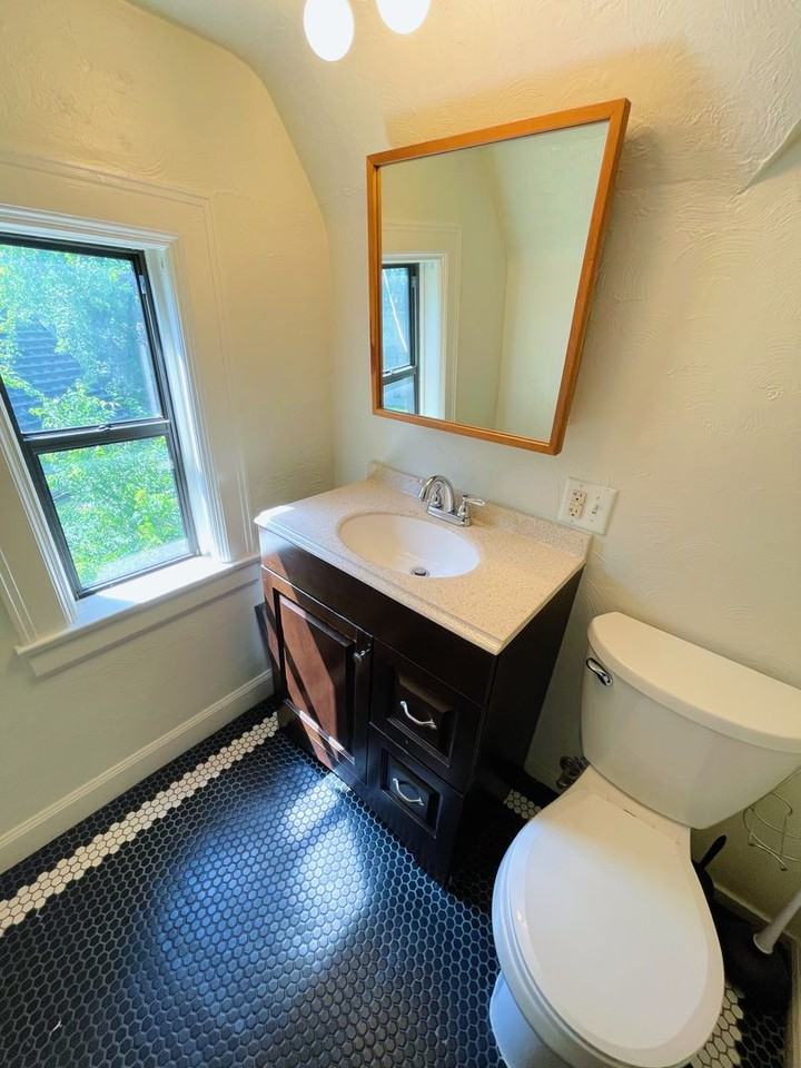 115 S Melrose Dr - Photo 3 of 14