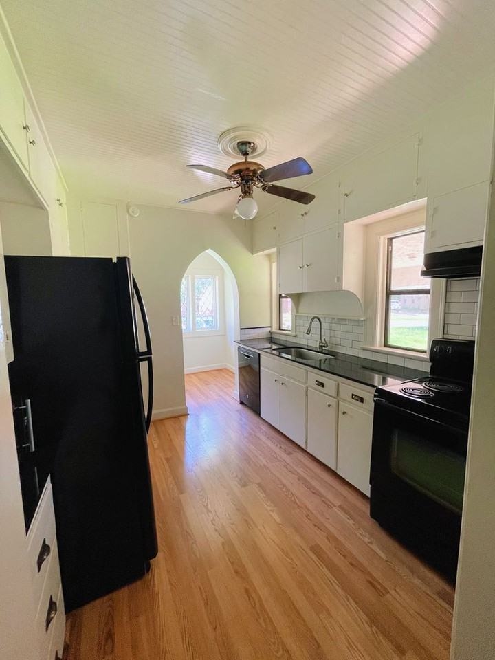 115 S Melrose Dr - Photo 6 of 14