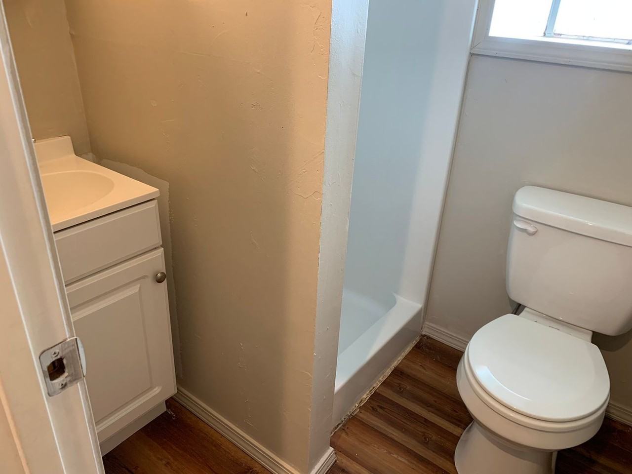 311 S Lewis St - Photo 7 of 11