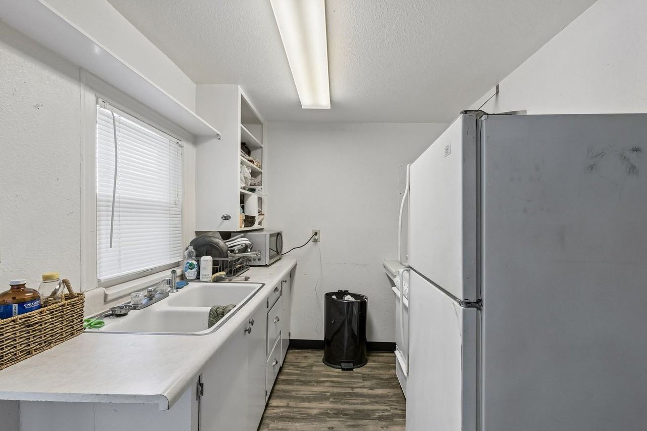 905 W 9th Ave - Photo 7 of 9
