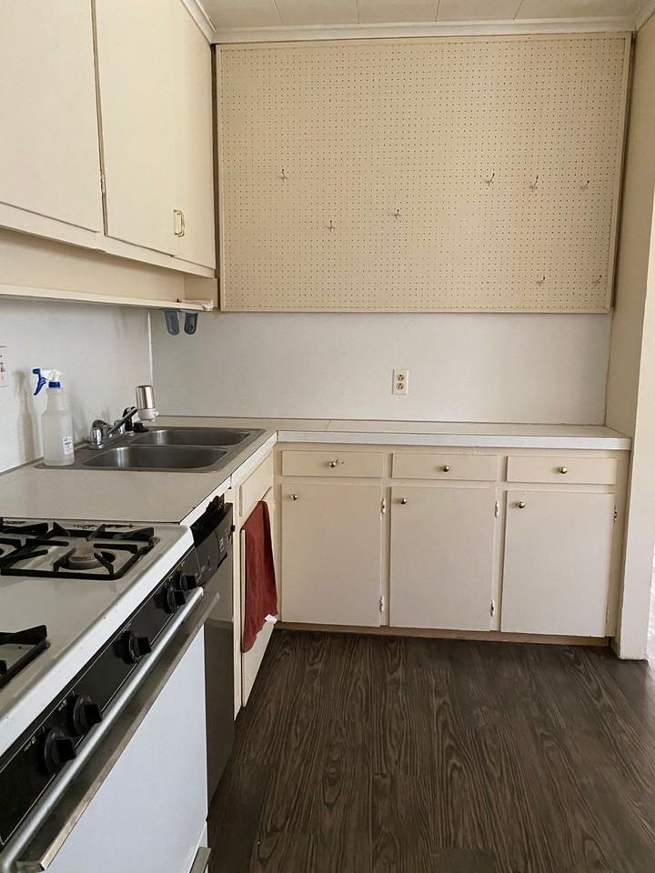 820 N Jefferson St - Photo 7 of 8