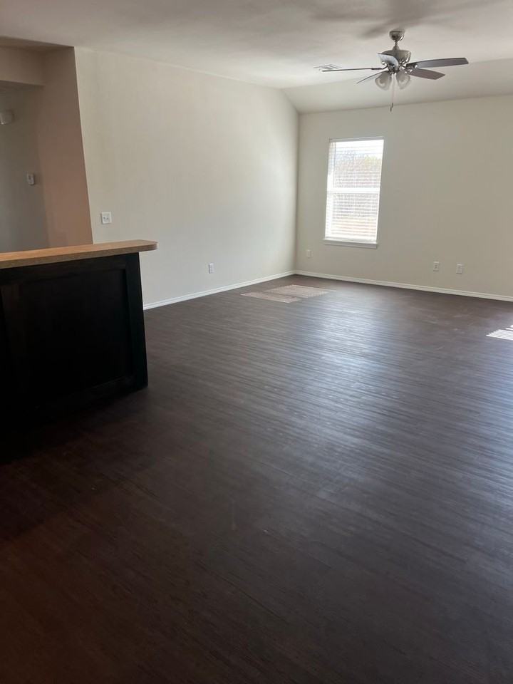 1622 W 23rd Ave - Photo 4 of 12
