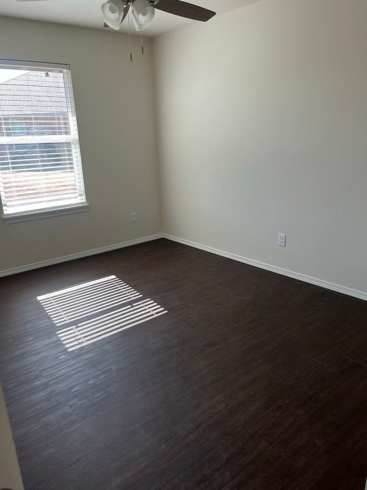 1622 W 23rd Ave - Photo 5 of 12