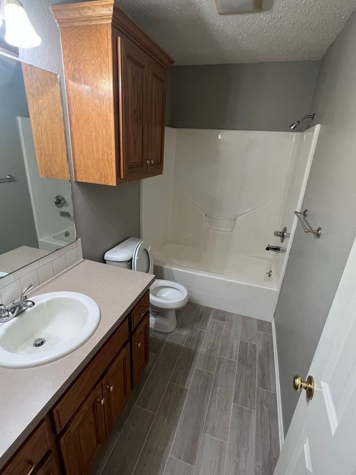 1307 N Jardot Rd - Photo 7 of 15