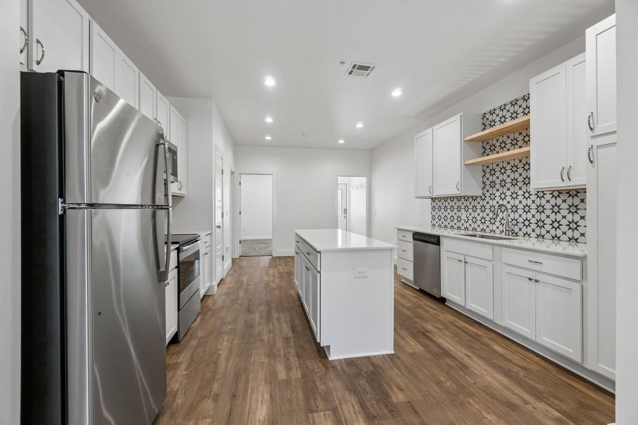 903 S Knoblock St - Photo 6 of 22