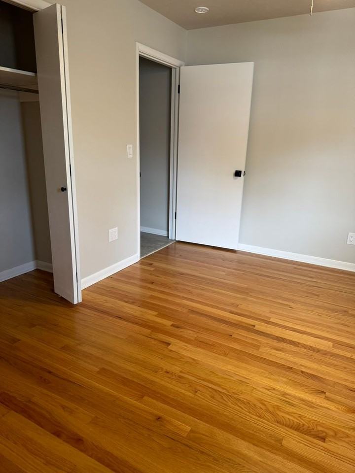 614 S Kings St - Photo 7 of 23