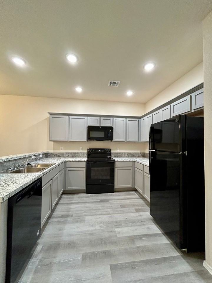 1800 W 23rd Ave - Photo 6 of 16