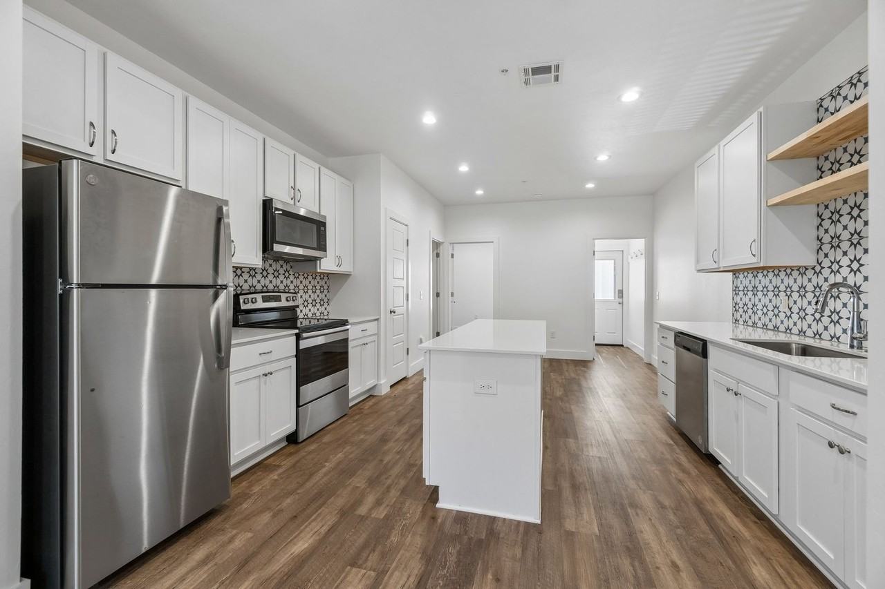 925 S Knoblock St - Photo 5 of 24