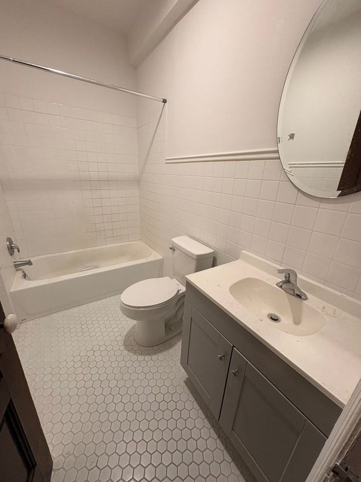 203 S George Street - Photo 5 of 19