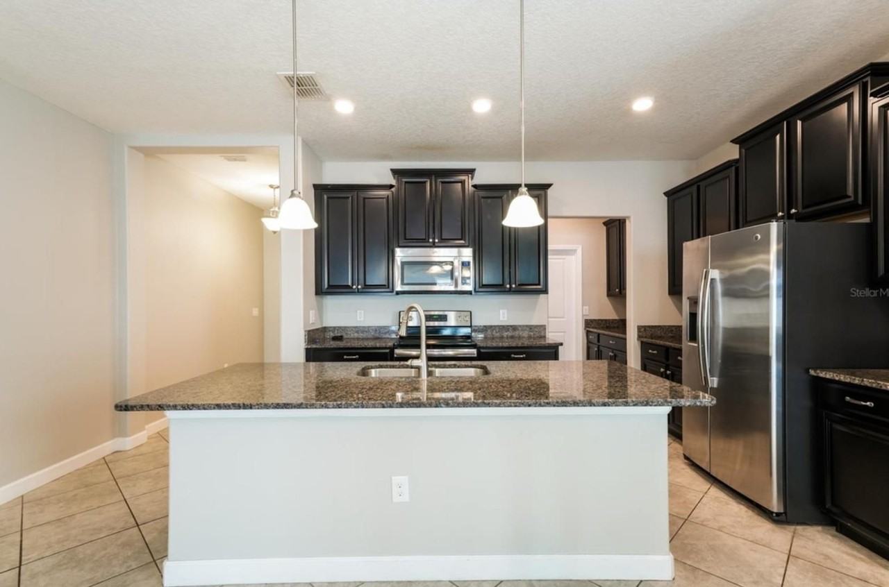 11812 Valhalla Woods Dr - Photo 3 of 21