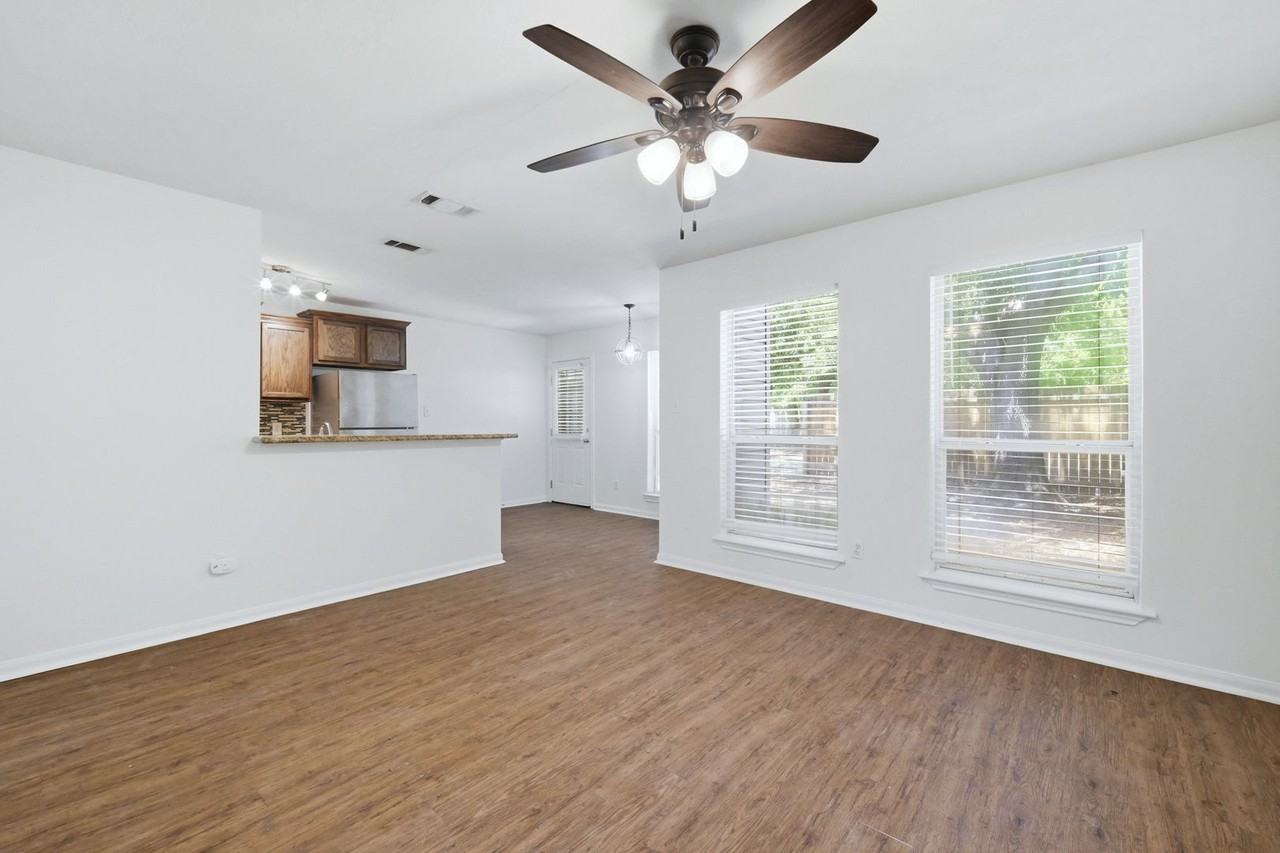 1217 Oney Hervey Dr - Photo 4 of 29