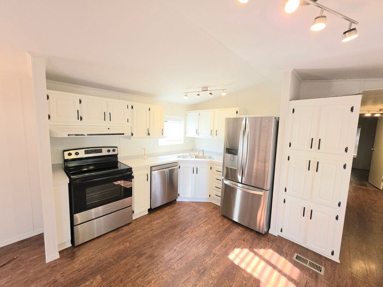 9021 N Runkle Rd - Photo 5 of 13