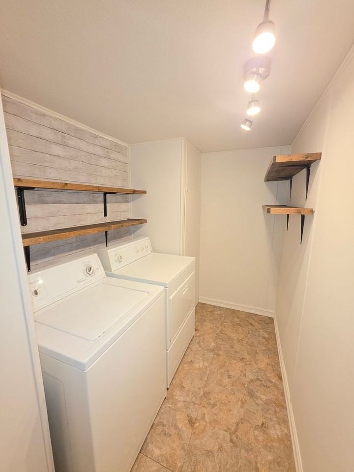 9021 N Runkle Rd - Photo 6 of 13
