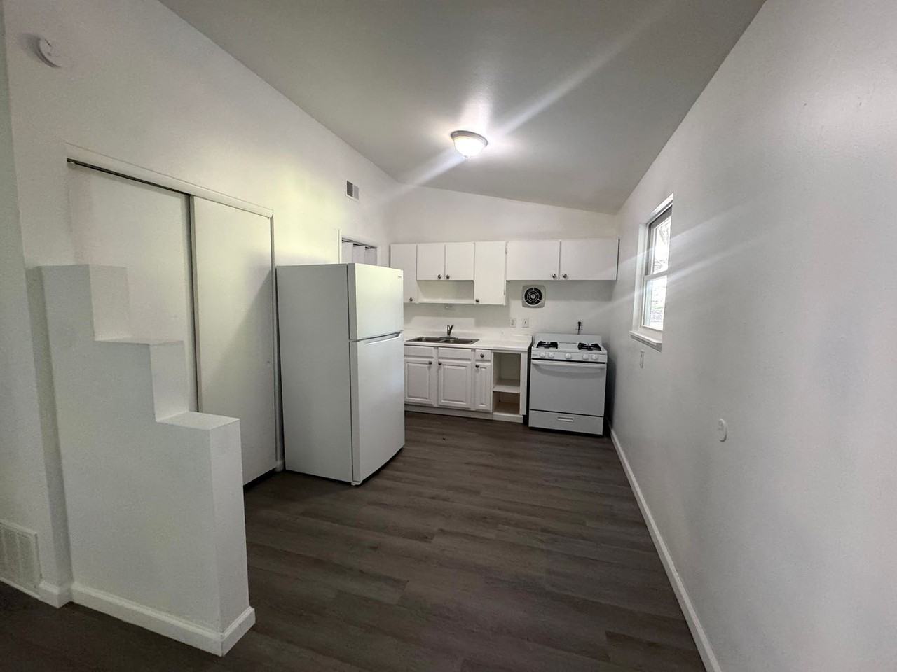 293 Way St - Photo 4 of 13