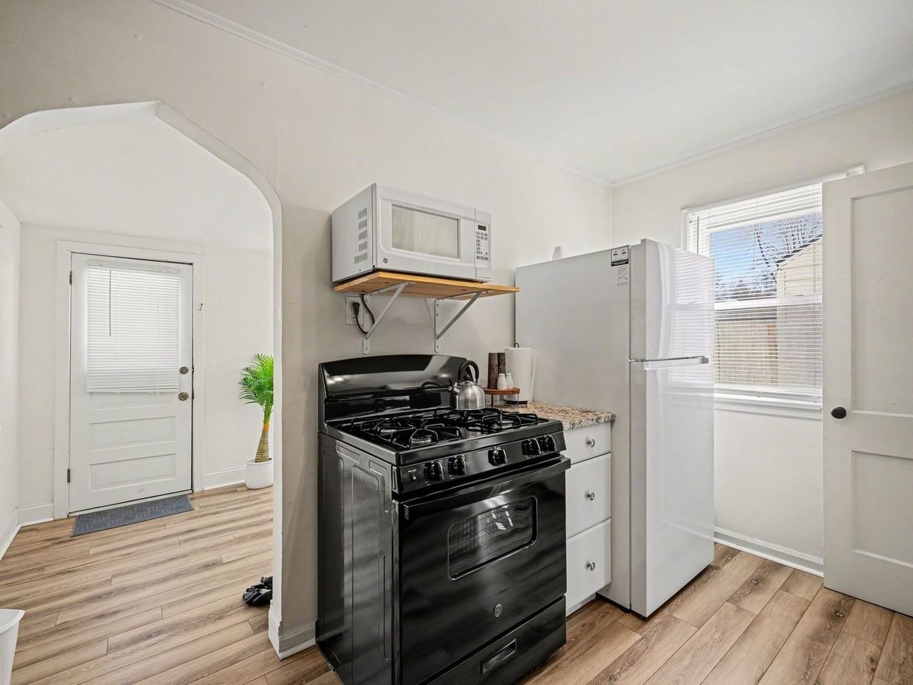 2105 S 48th St - Photo 5 of 13