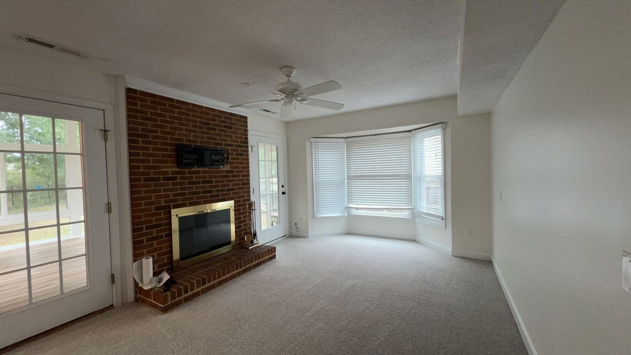 5245 Chipping Ln - Photo 5 of 32