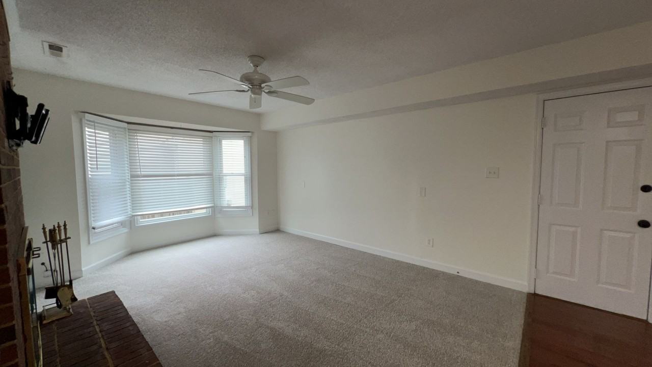 5245 Chipping Ln - Photo 6 of 32