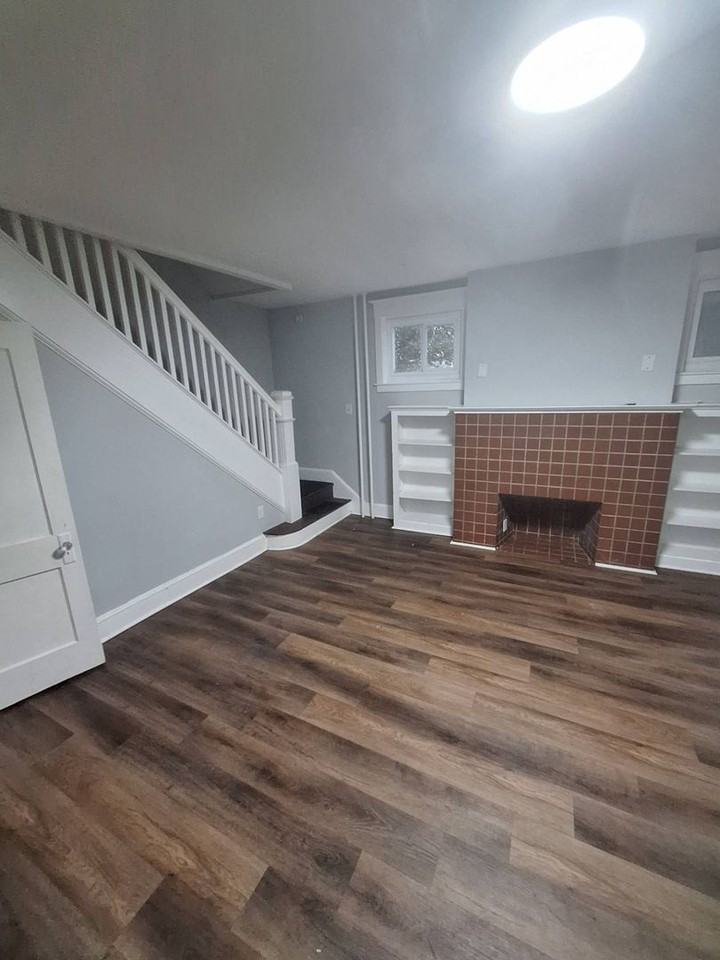 400 Pine St - Photo 2 of 9