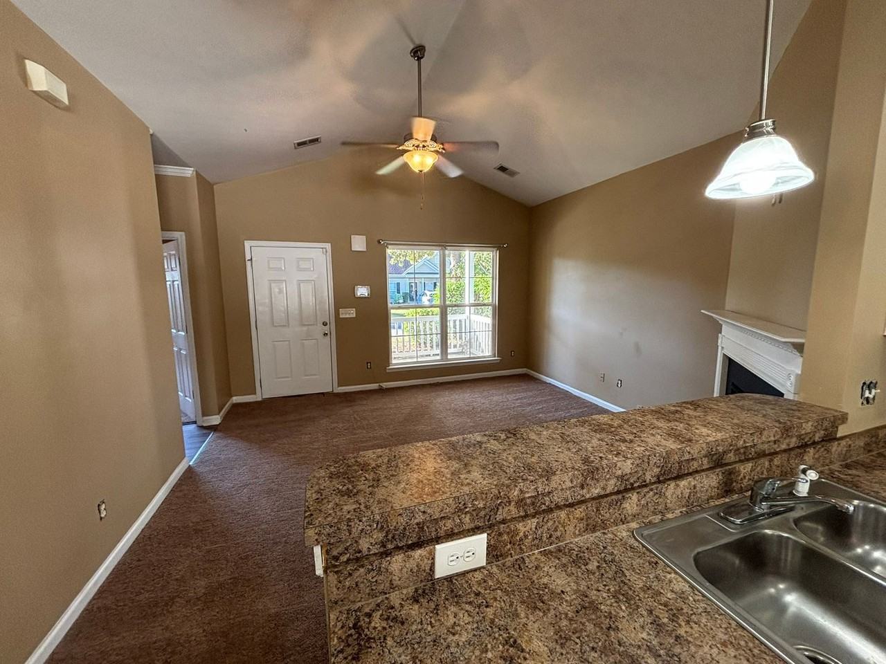 224 Windsor Trace Dr - Photo 4 of 15