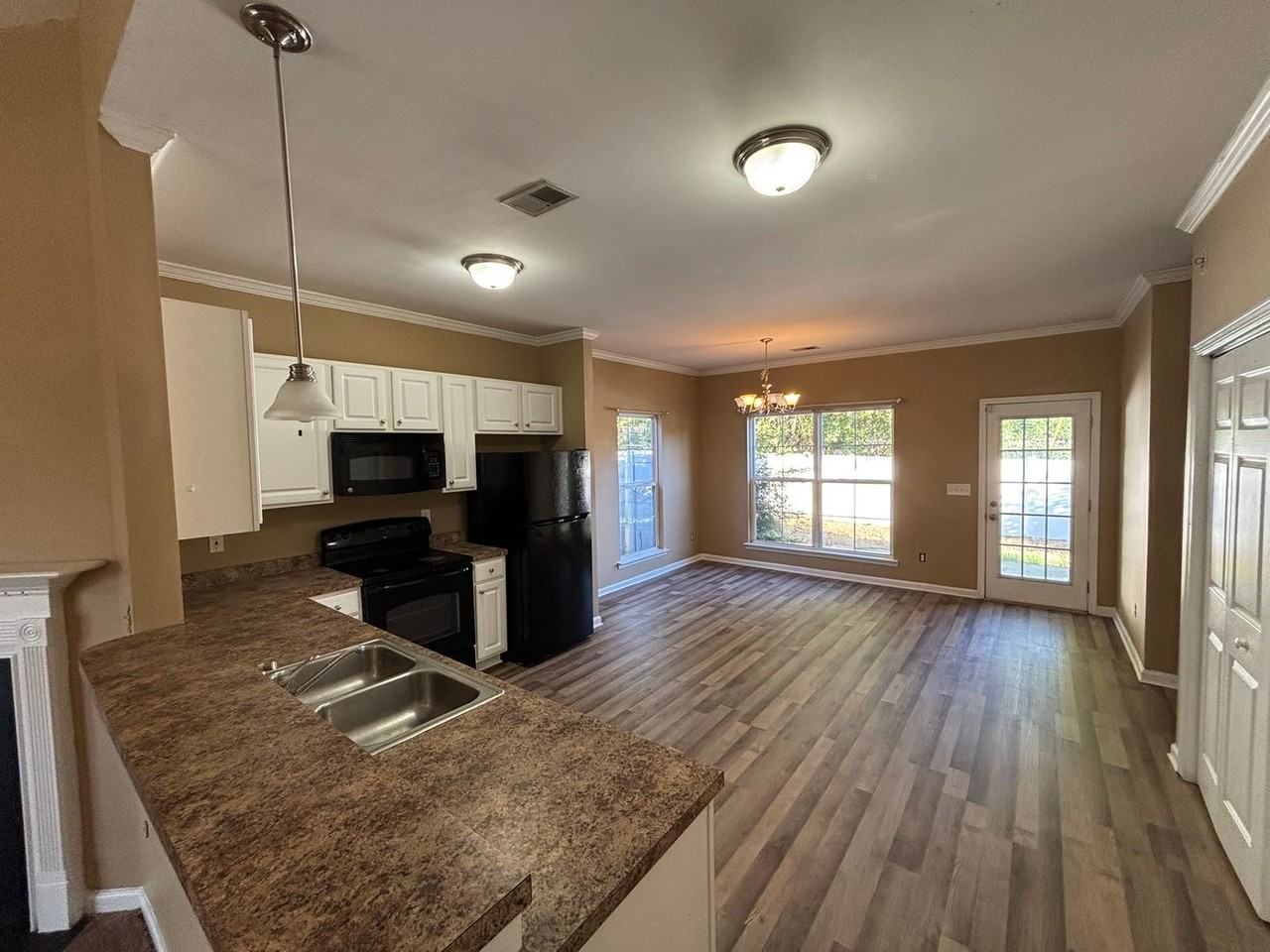 224 Windsor Trace Dr - Photo 5 of 15