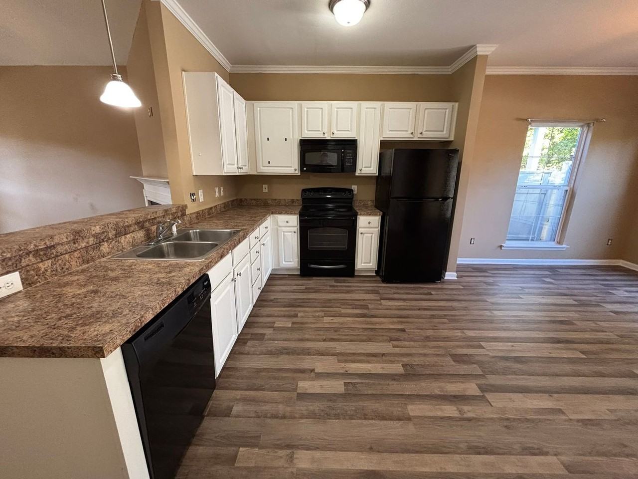 224 Windsor Trace Dr - Photo 6 of 15