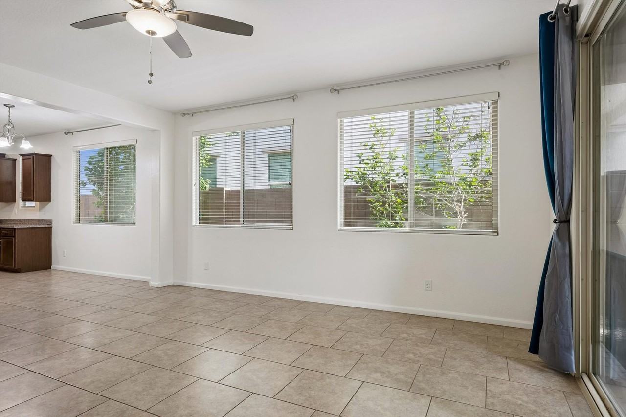 10517 E Sebring Ave - Photo 7 of 34