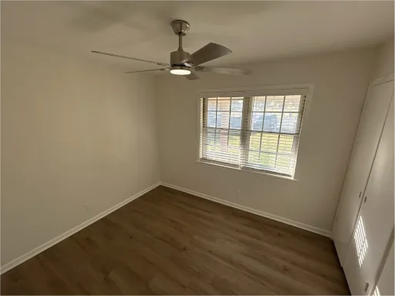 1853 Kingsview Dr - Photo 6 of 8
