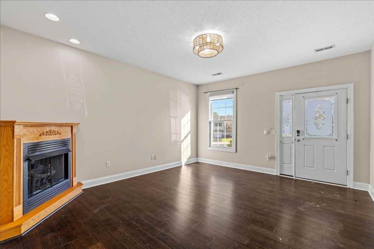 2536 Blossom Trl W - Photo 5 of 29
