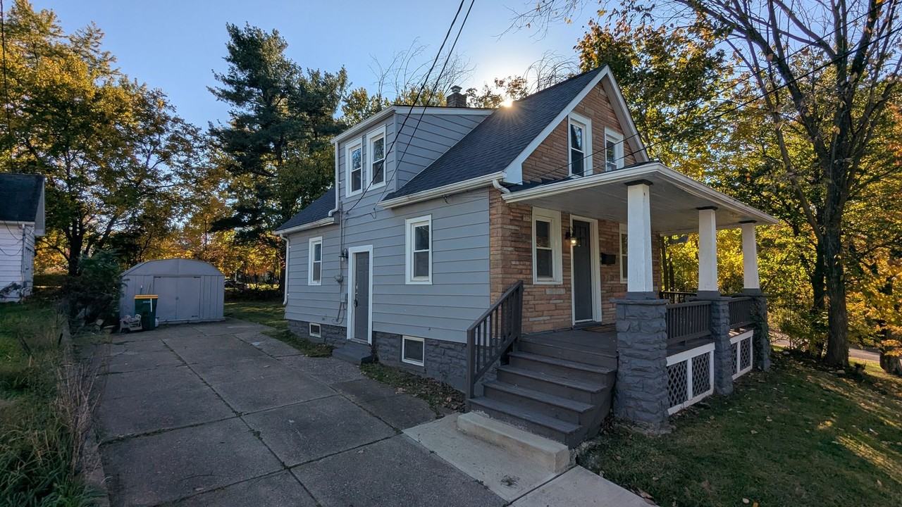 14512 William St - Photo 2 of 5
