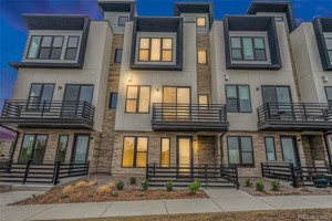 featured image of 2327 Lakeshore Ln