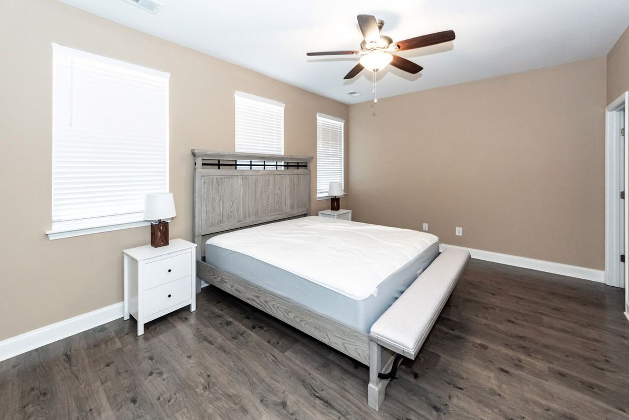 7789 Montview Rd - Photo 4 of 36