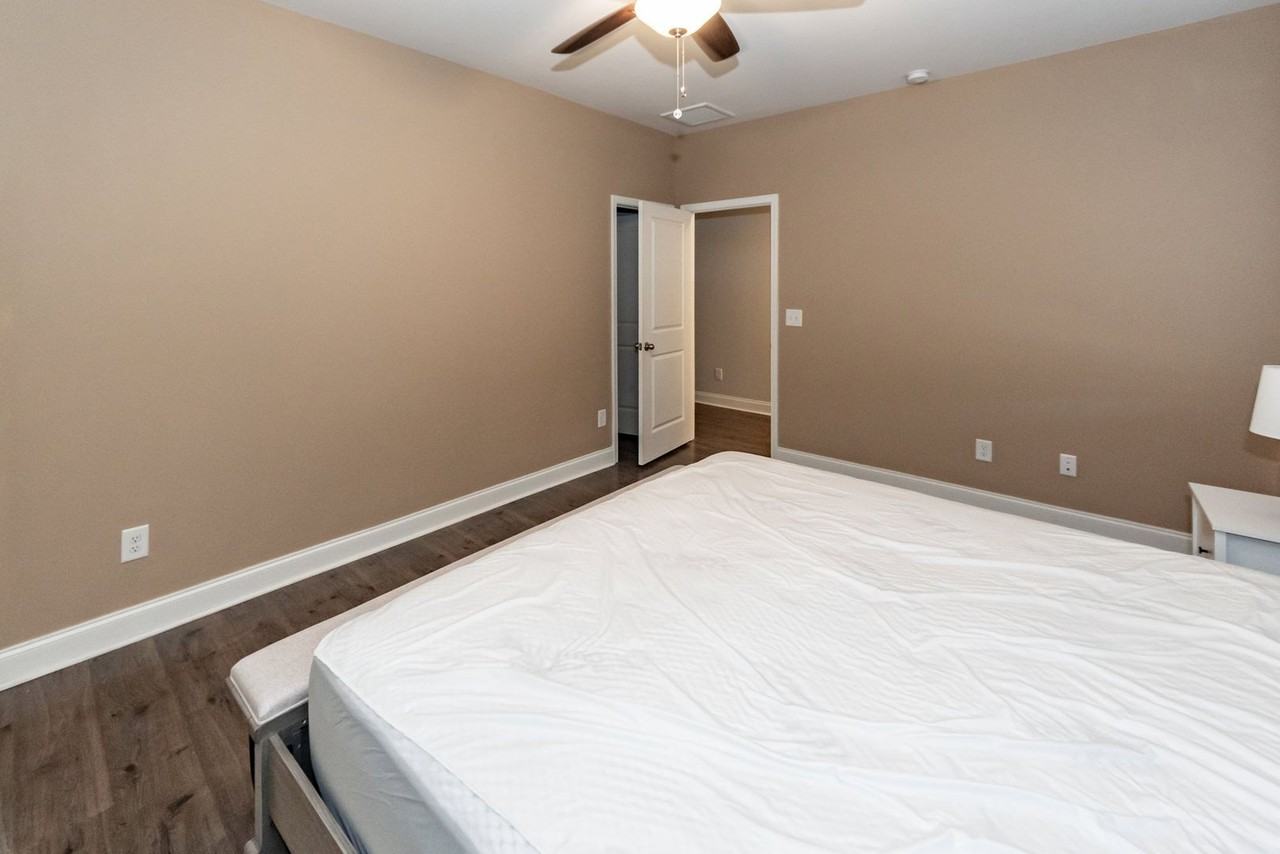 7789 Montview Rd - Photo 6 of 36