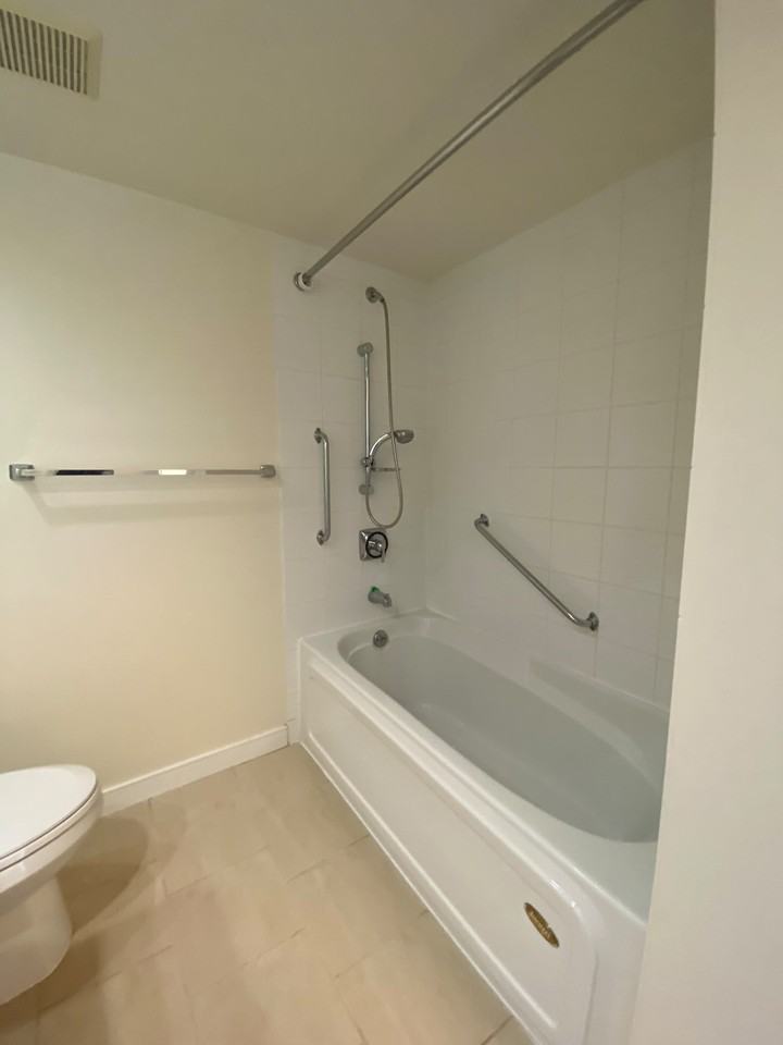 7878 Westminster Highway #907 - Photo 7 of 19
